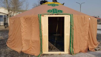 Yourte-avec-baie-vitree2